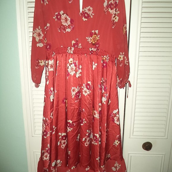 TORRID LONG FLORAL DRESS KEYHOLE HIGH LOW LOW CUT-WOMENS SIZE 1 PLUS SIZE 1X - Picture 6 of 6